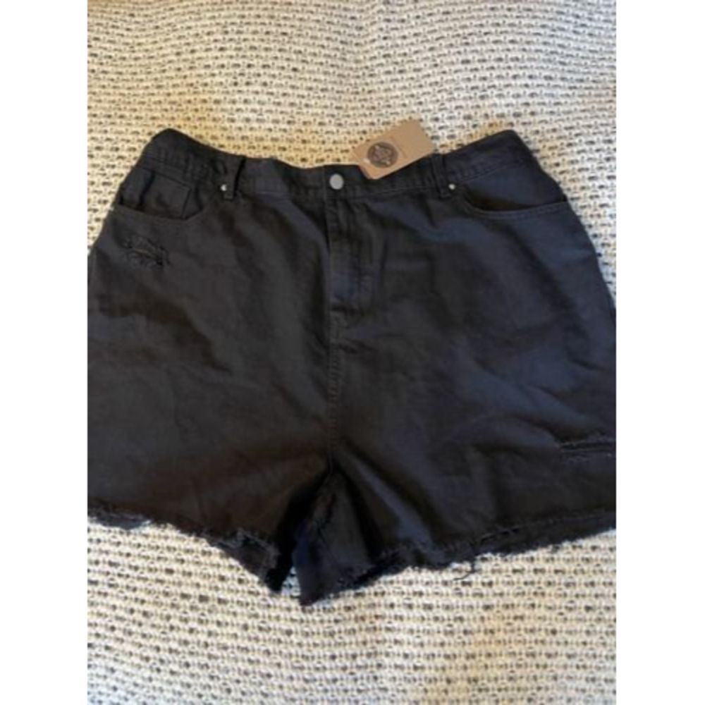 HAYDEN Bethy BLACK stone washed denim FRAYED shorts PLUS 3x NWT BOUTIQUE Brand